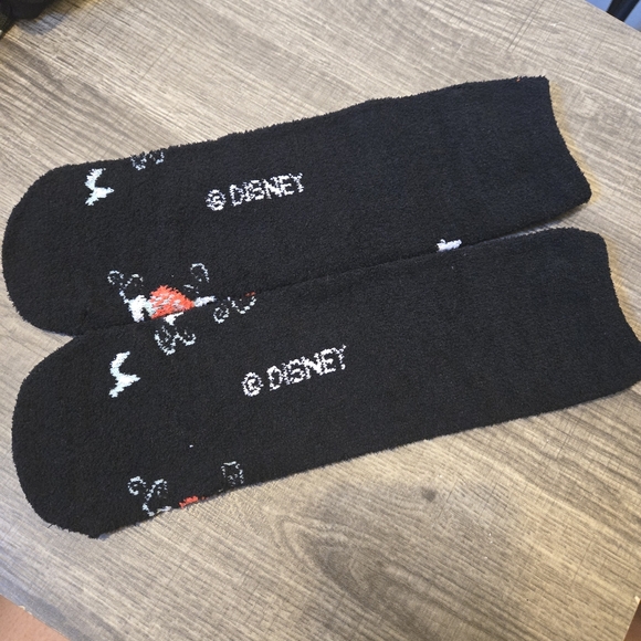 🍒🍒 Scary & Bright Fuzzy Socks - Picture 4 of 5